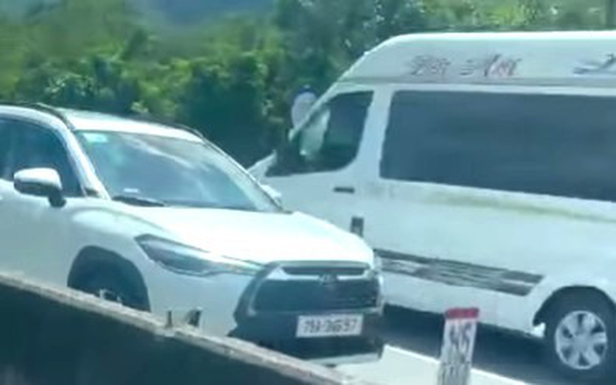 'Mất' 19 triệu đồng vì chạy ô tô ngược chiều trên quốc lộ