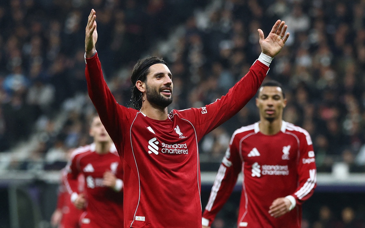 Gạt bỏ Salah, Liverpool thắng tưng bừng