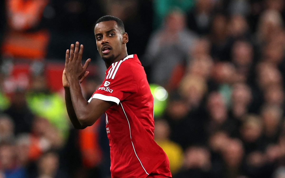 Liverpool tìm đường thoát khủng hoảng