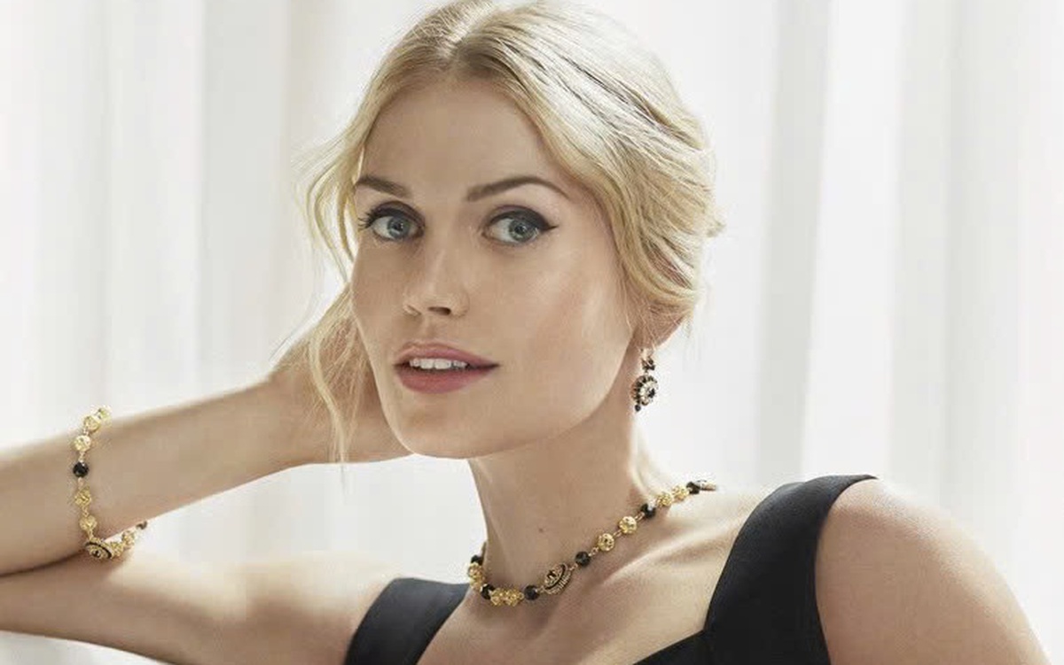 Hôn nhân kín tiếng của cháu gái Công nương Diana và chồng tỉ phú hơn 32 tuổi