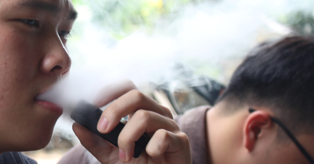 Thuốc lá thế hệ mới là thách thức cho sức khỏe cộng đồng và giới trẻ