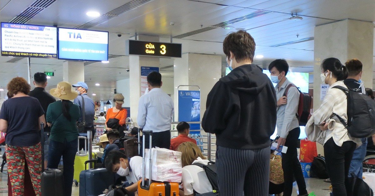 Hơn 74.400 chuyến bay bị chậm, hủy chuyến: Mua vé máy bay kèm nỗi lo delay