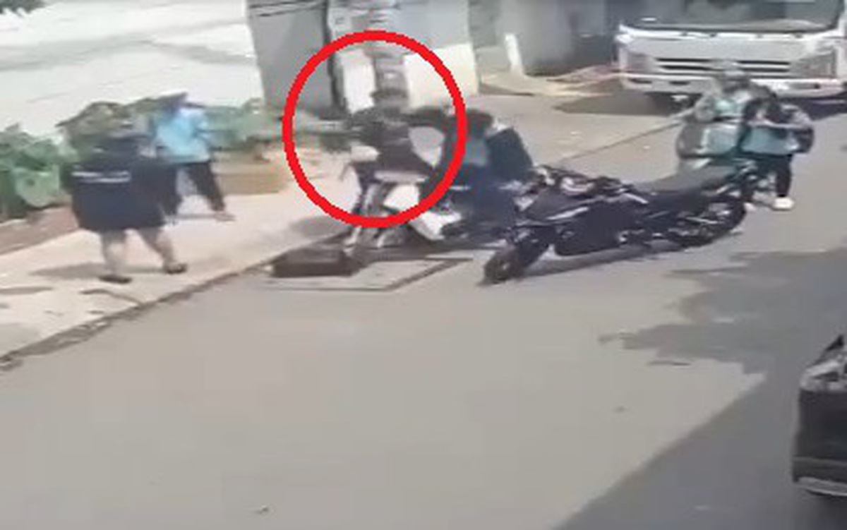 Gia đình trình báo 2 học sinh lớp 10 bị nam thanh niên đánh tới tấp ở phường Thủ Đức