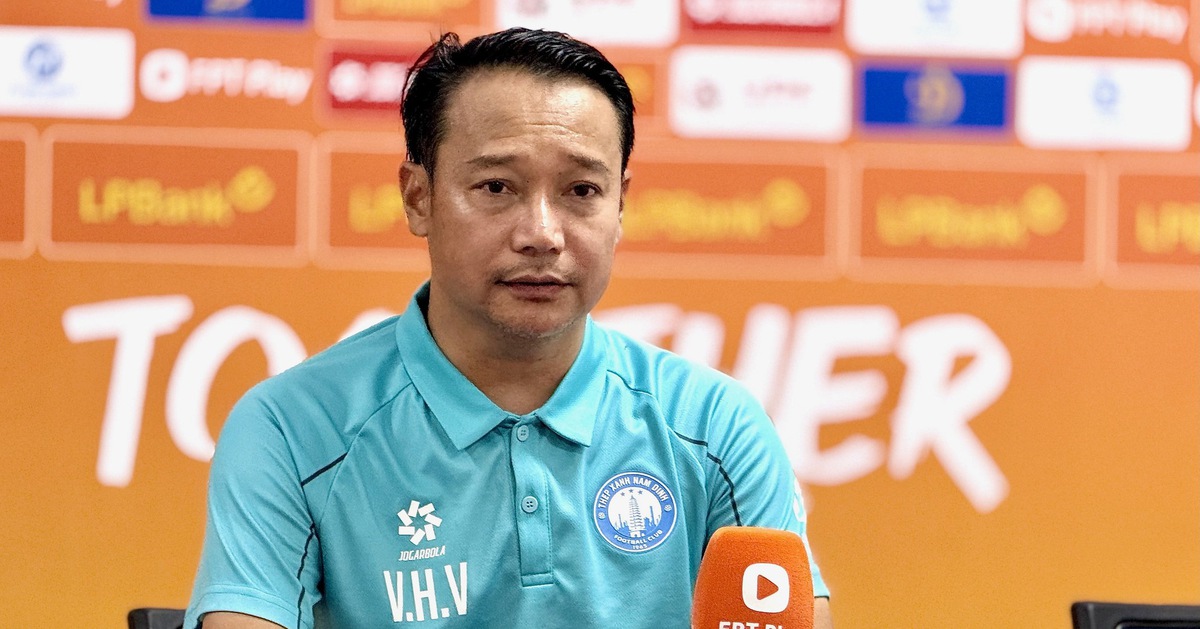 HLV Vũ Hồng Việt xin thôi dẫn dắt CLB Nam Định