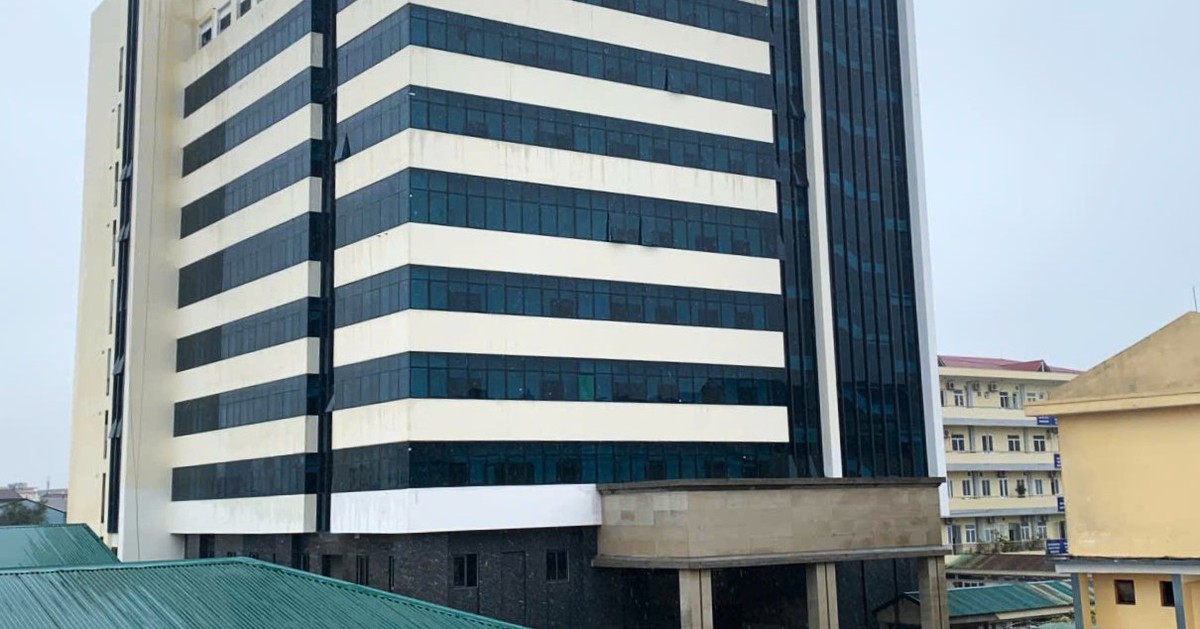 Vì sao dự án xây dựng Trung tâm Sản nhi Hà Tĩnh 170 tỉ nhiều lần gia hạn vẫn chưa hoàn thành?