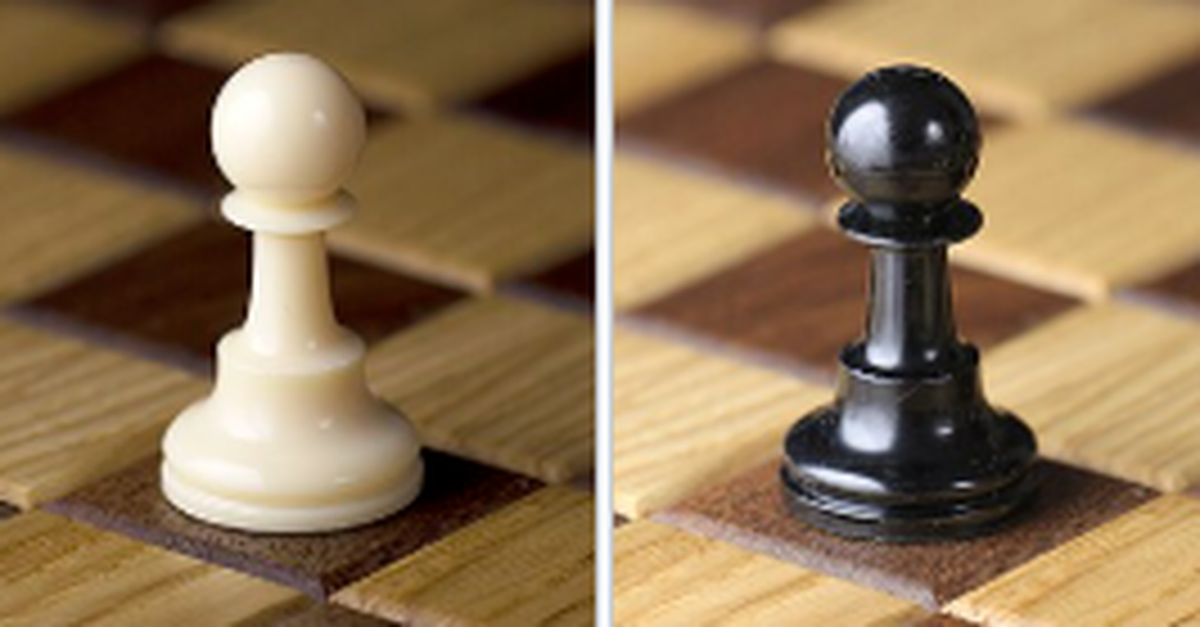 Luật chốt phong cấp được biến hóa ra sao trong cờ vua?