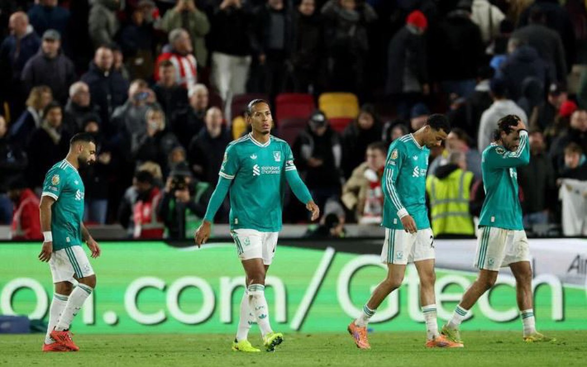 Salah ghi bàn nhưng Liverpool uể oải, nhận thất bại thứ tư liên tiếp