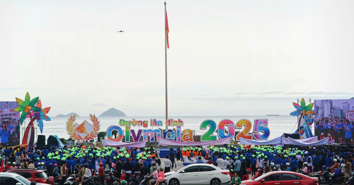 Đường lên đỉnh Olympia 2025: Bạn trẻ Khánh Hòa 'cháy' cùng Đoàn Thanh Tùng trước giờ G