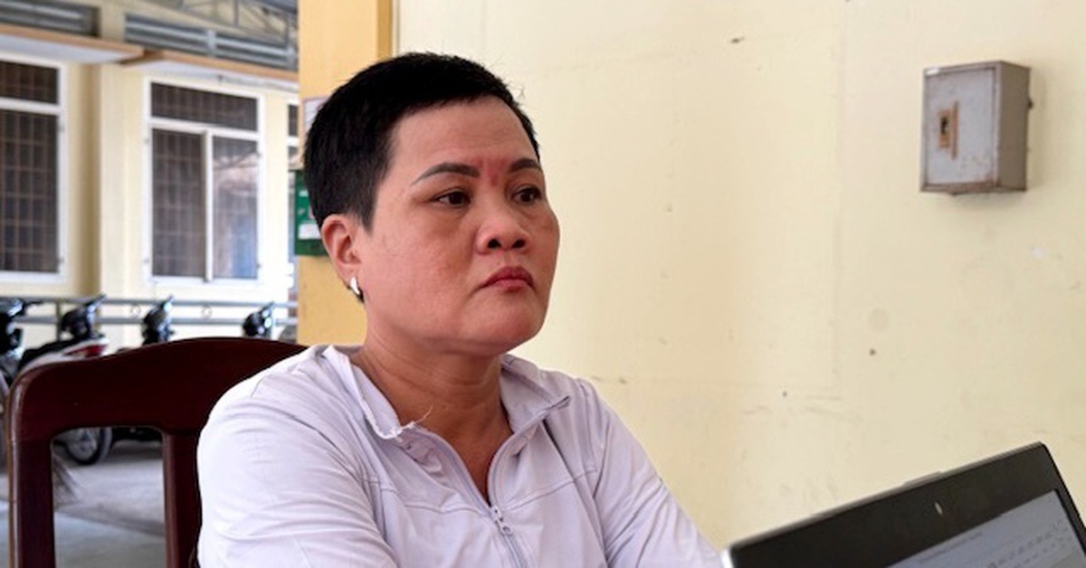 Bắt người phụ nữ giật điện thoại của cụ ông ngồi xe lăn bán vé số ở Tây Ninh