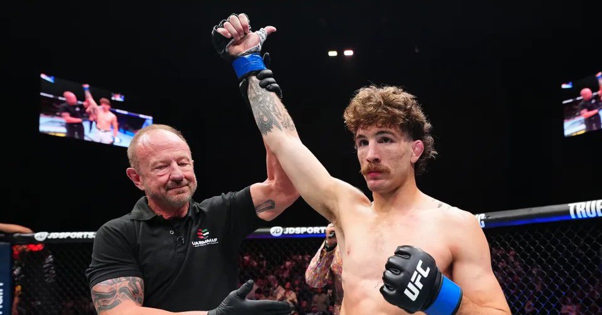 Võ sĩ tung cú đá sấm sét khiến đối phương 'ngất xỉu' ngay lập tức tại UFC