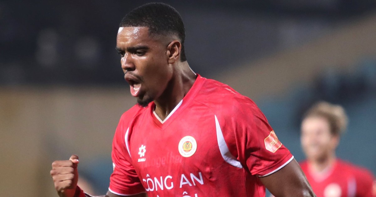 Lê Văn Đô bị thẻ đỏ vì đánh nguội, CAHN vẫn giành chiến thắng để vươn lên nhì bảng