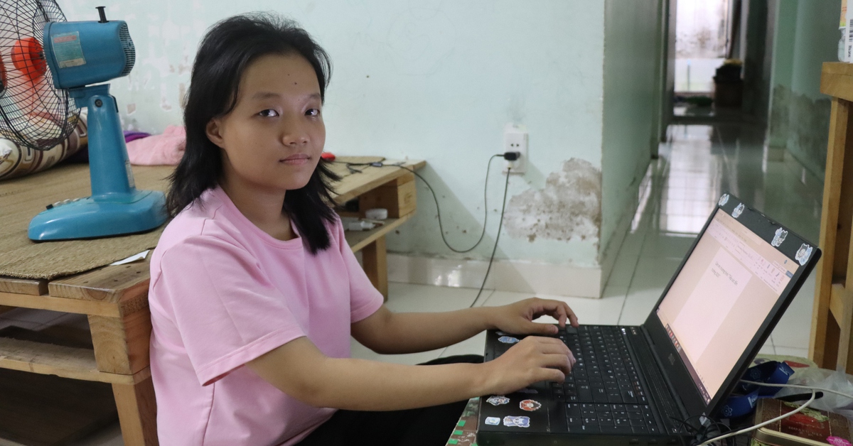 Chờ đến khuya mua đồ ăn giảm giá, nữ sinh dịch truyện kiếm tiền, đậu ĐH Khoa học tự nhiên TP.HCM