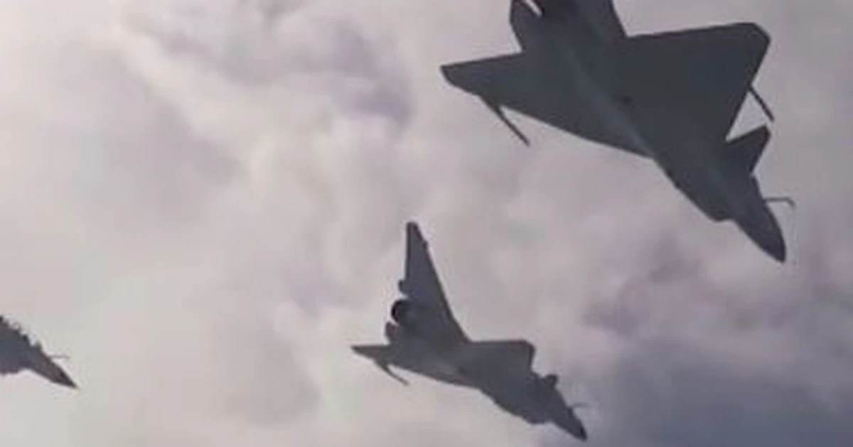 Rộ tin máy bay ném bom Trung Quốc bay gần Đài Loan