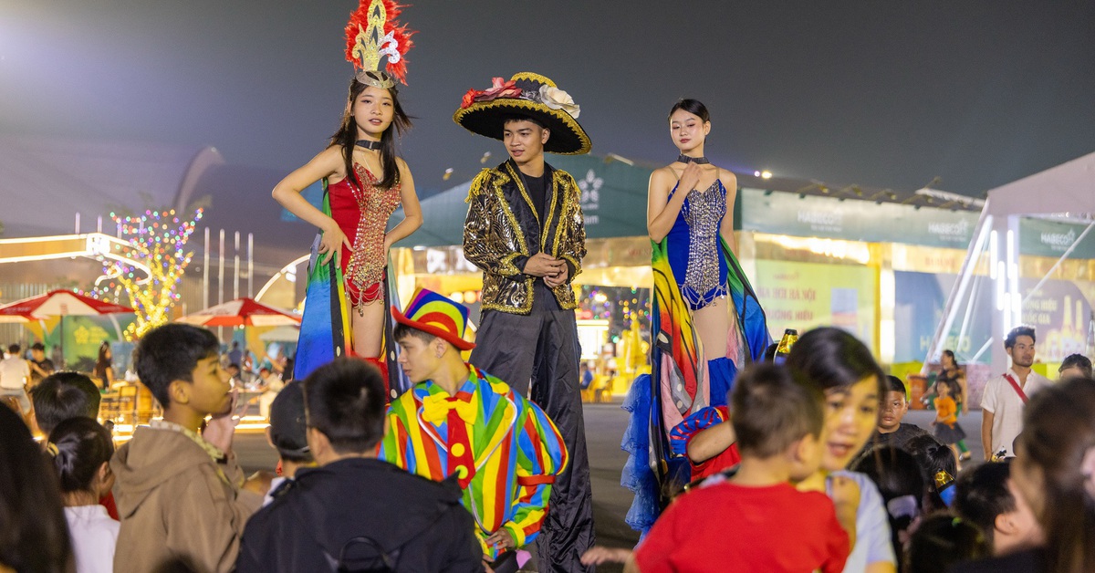 Hội chợ Mùa thu 2025: Ăn ngon, chơi chất, chill tới bến ở ‘trái tim mùa thu’ VEC