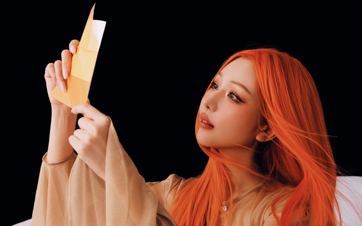 Min tự vấn: 'Chẳng phải tình đầu sao đau đến thế? Tại sao vẫn yêu si mê?'