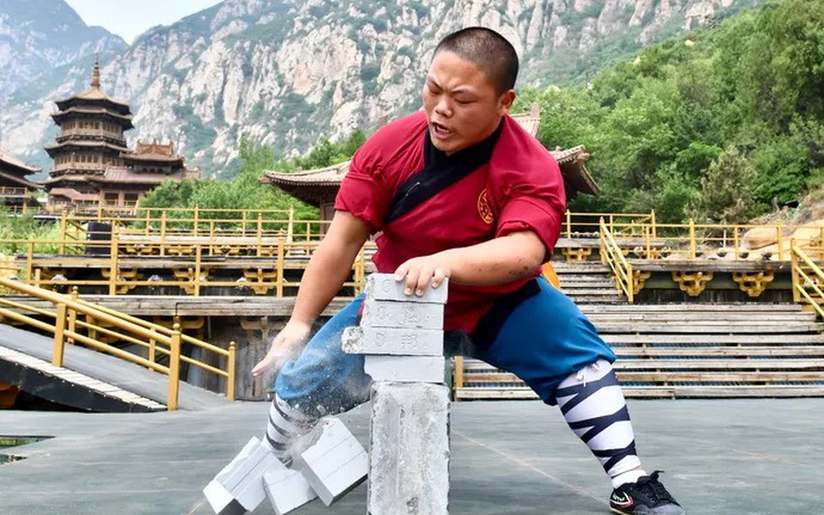 Vì sao các môn kung fu thích biểu diễn chặt gạch?