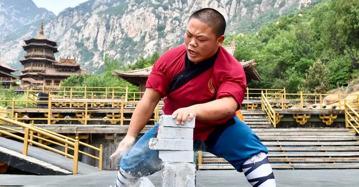 Vì sao các môn kung fu thích biểu diễn chặt gạch?