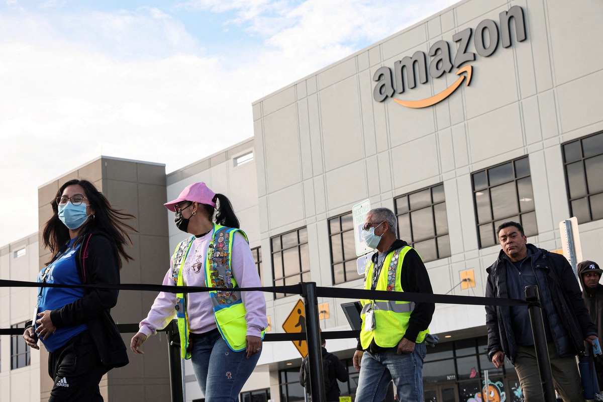 Amazon cắt giảm 14.000 nhân viên, chuẩn bị cho kỷ nguyên AI