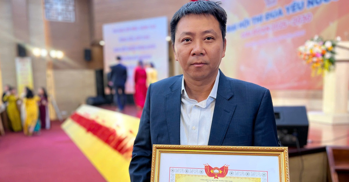 Bếp ăn 700 suất miễn phí mỗi ngày và tấm bằng khen đặc biệt