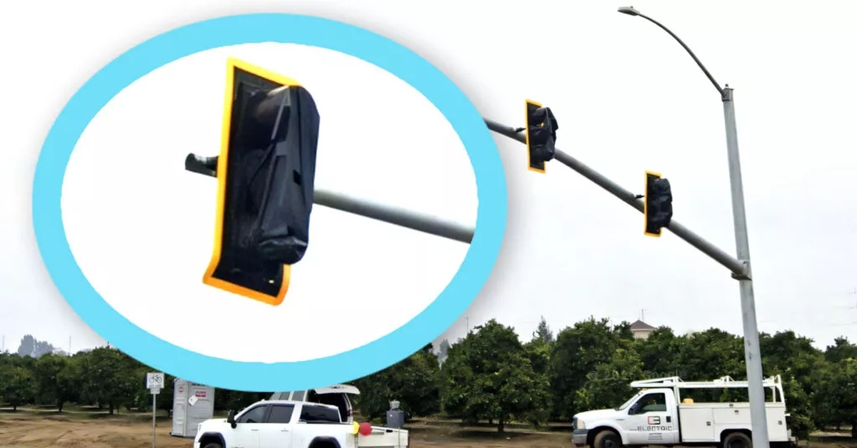 Mất 10 tháng và hàng triệu USD để bật một đèn giao thông