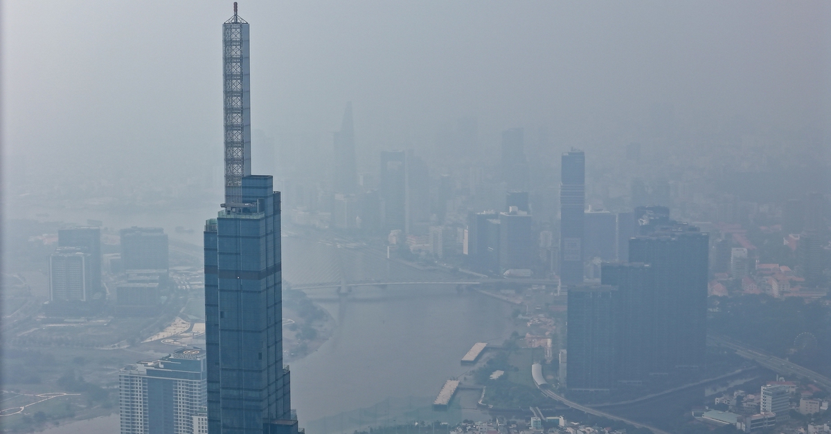 TP.HCM cảnh báo cuối năm bụi mịn tăng cao, yêu cầu 100% công trình phải che chắn, phun nước