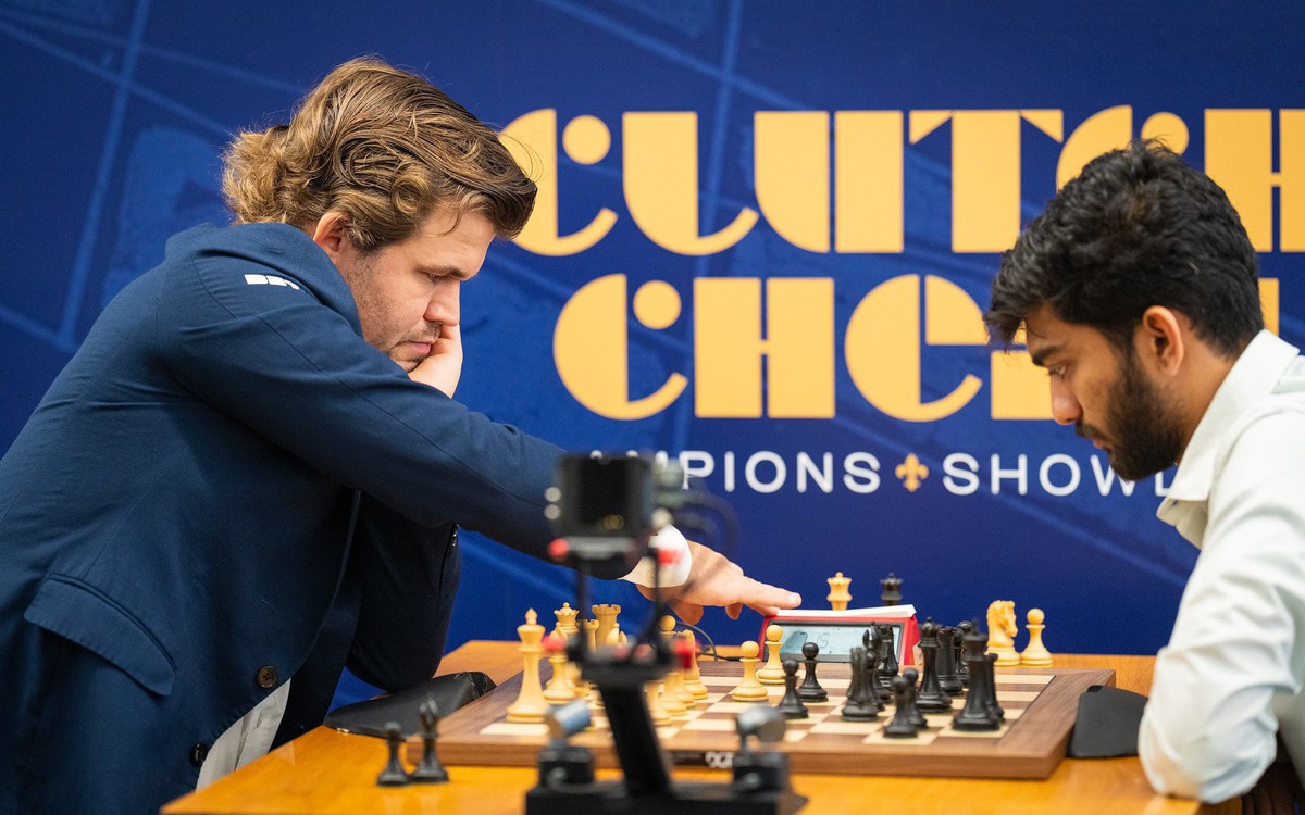 Carlsen thị uy sức mạnh trước Vua cờ Gukesh