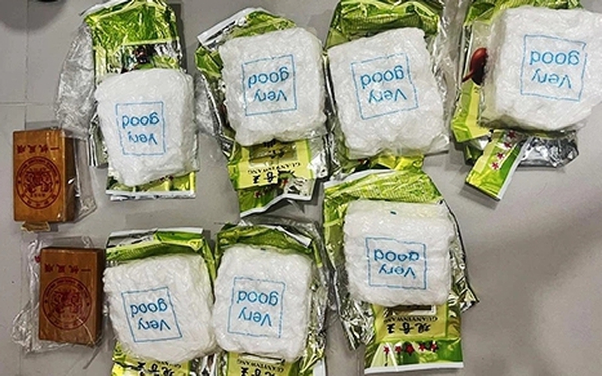 Tú ‘cơ’ buôn ma túy, nhưng thủ sẵn trong người giấy 'đi giao nộp cho công an'