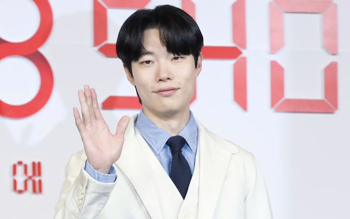 Kỷ niệm 10 năm Reply 1988, Ryu Jun Yeol đối diện 'tình cũ' Hyeri ra sao?