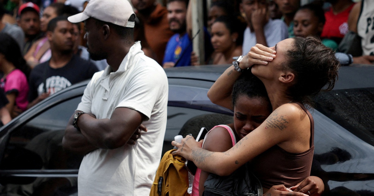 Xác chết la liệt sau chiến dịch chống băng đảng ma túy của cảnh sát Brazil