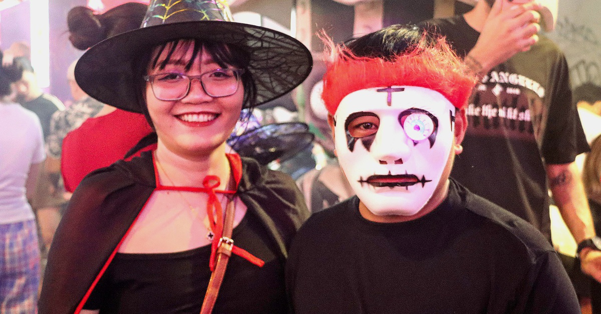 Giới trẻ đổ về Bùi Viện hóa trang cực cháy đêm Halloween