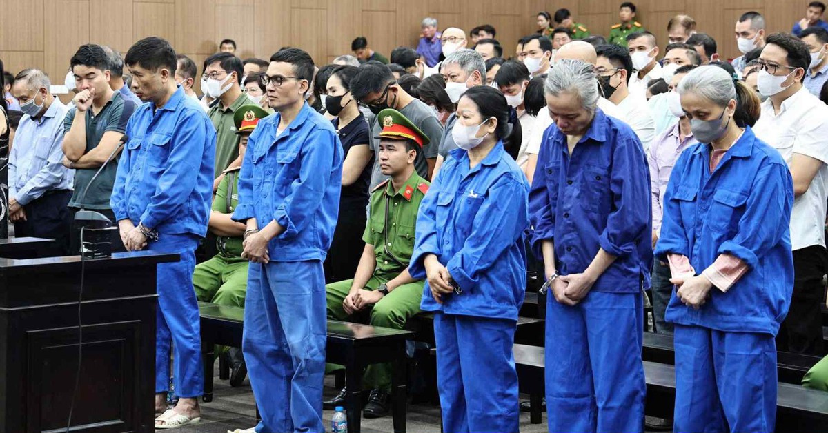 Cựu chi cục trưởng khai 'gặp biến cố gia đình' nên vào King Club 'giải tỏa' bằng 23 tỉ