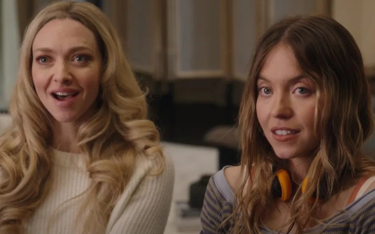 Giáng sinh nóng bỏng cùng 'Cô hầu gái' Sydney Sweeney