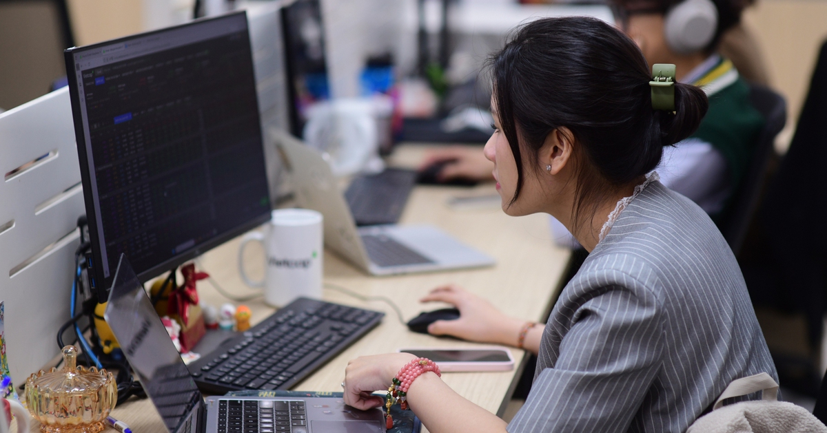 Nhóm GEX, Vingroup đồng loạt 'đỏ', chứng khoán mất gần 30 điểm