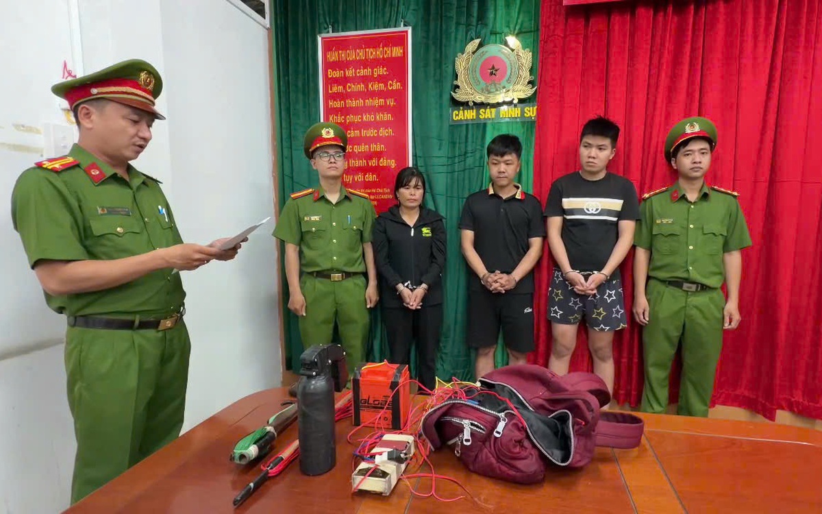 Bắt quả tang nhóm người dùng súng điện trộm 4 con chó trong một đêm ở TP.HCM