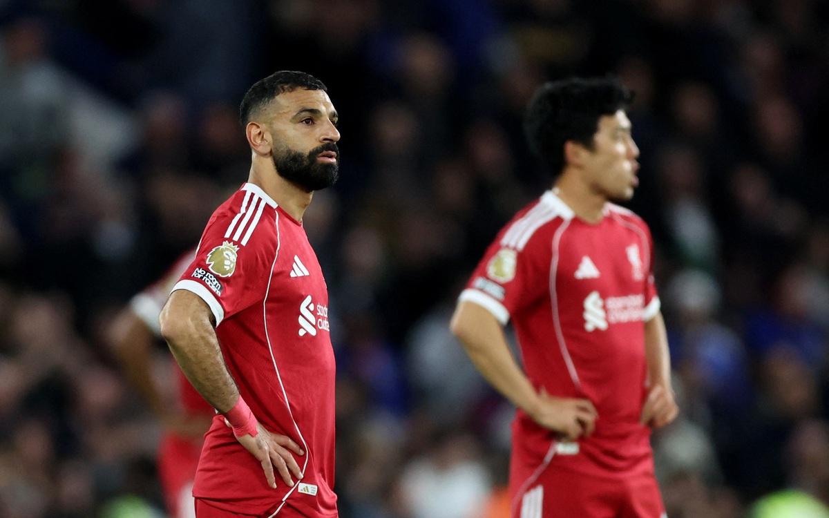 Liverpool đến sân Chelsea và thua trận thứ 3 liên tiếp, mất ngôi đầu Premier League