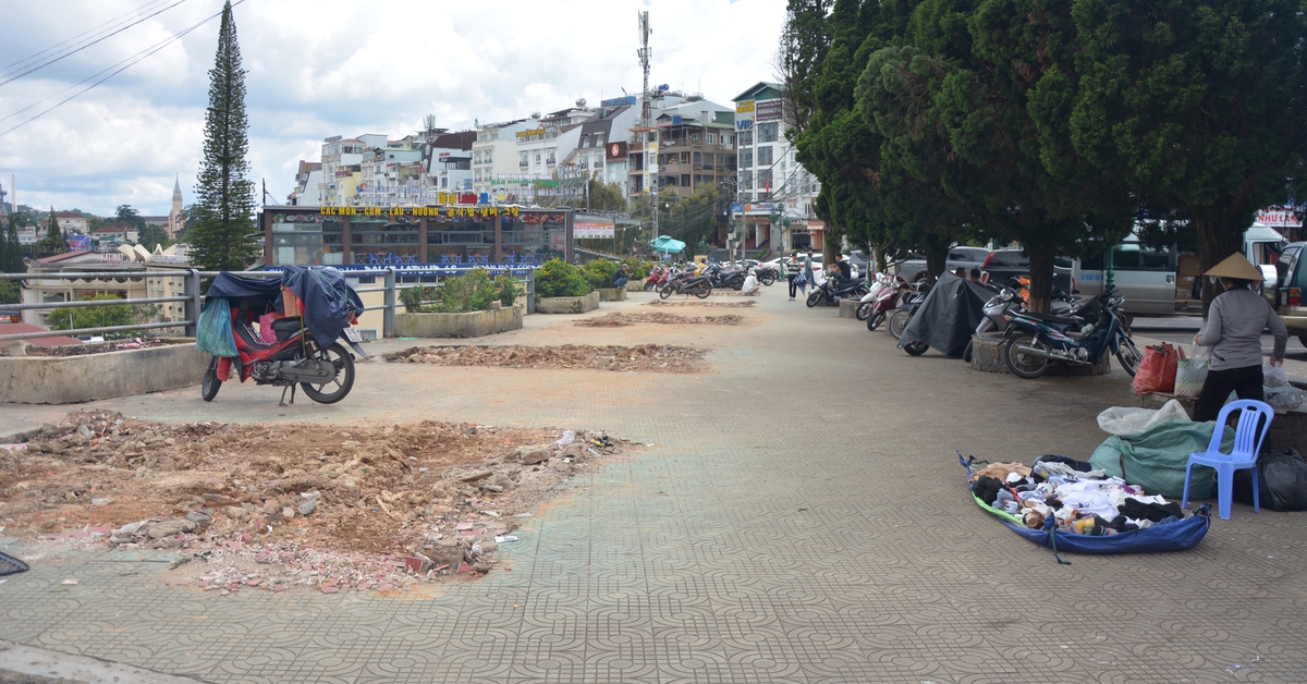 Dỡ bỏ ki ốt chợ đồ len Đà Lạt, trồng hoa chỉnh trang đô thị