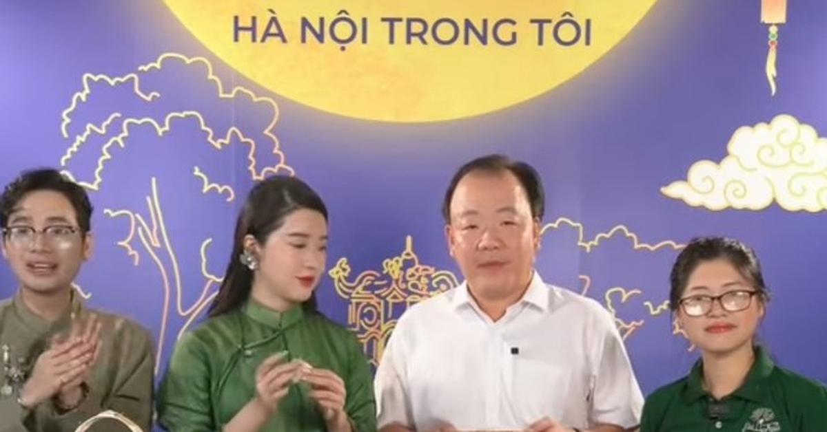 Cục trưởng livestream bán bánh trung thu