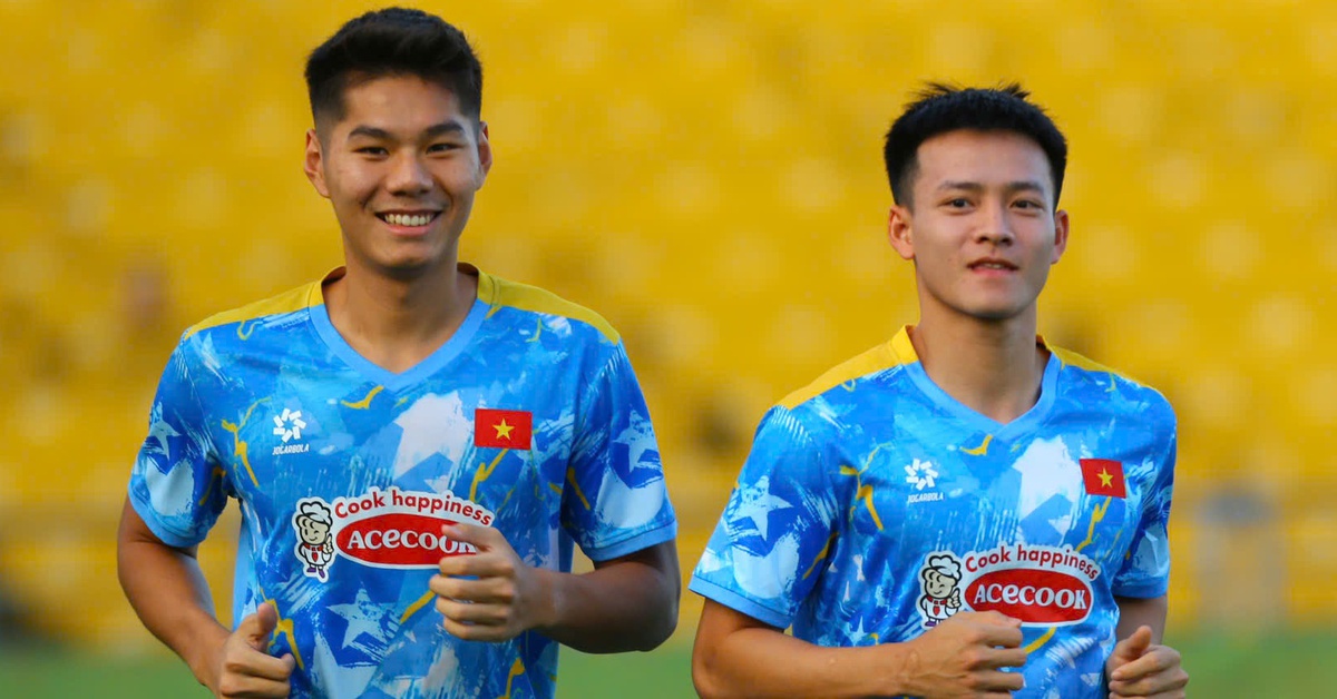 3 cầu thủ cùng CLB phải tập riêng ở tuyển Việt Nam