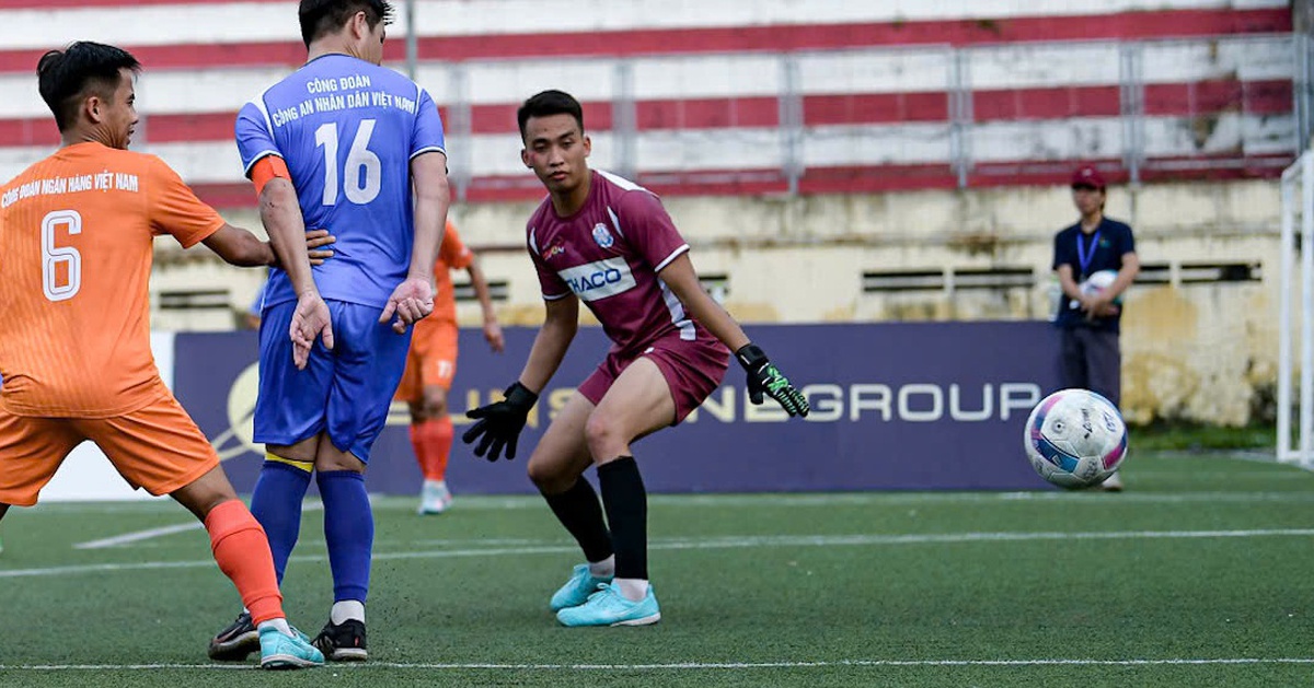 Thủ thành Phạm Thanh Tùng - Người hùng của Công đoàn Công an nhân dân