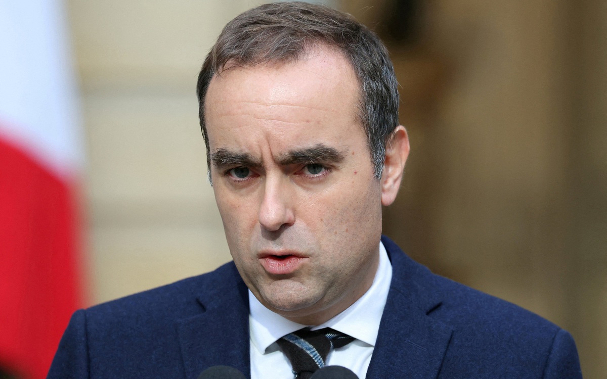 Thủ tướng Pháp lập nội các sau gần 1 tháng nhậm chức, đối mặt bất tín nhiệm