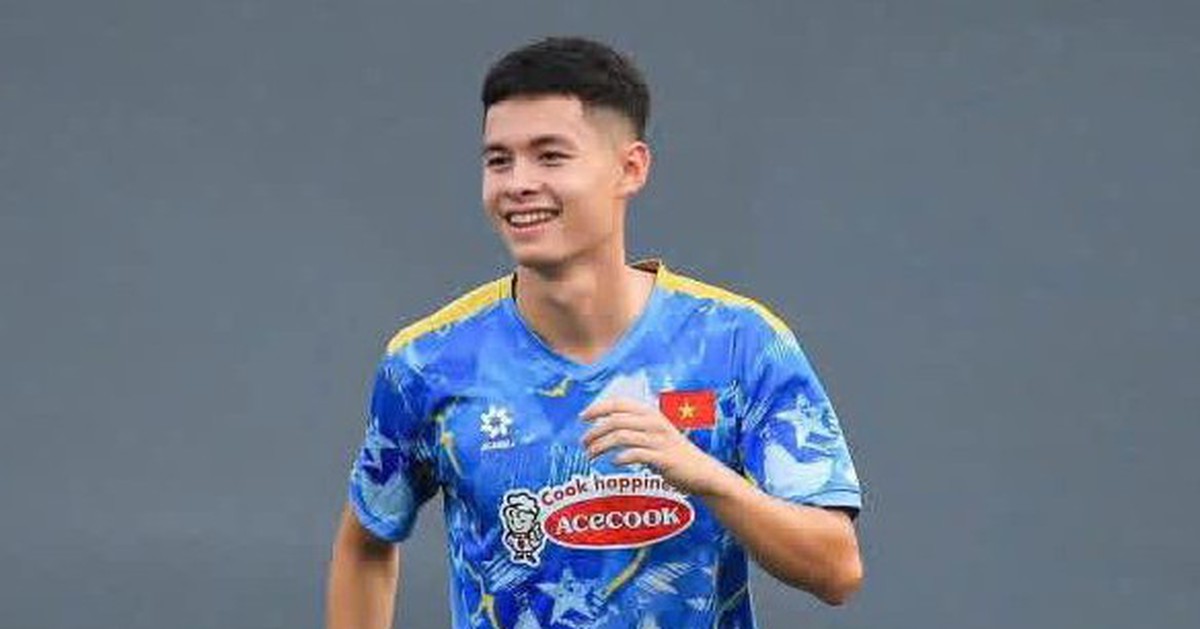 Vadim Nguyễn được đồng đội U23 Việt Nam khen rê bóng hay