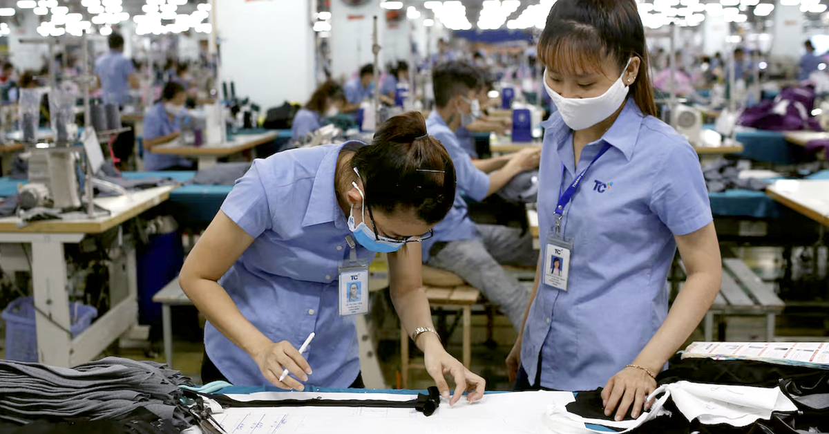 GDP Việt Nam tăng hơn dự báo; Xuất khẩu giảm nhẹ