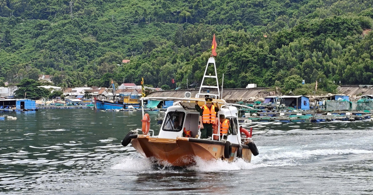Tăng giám sát nghề cá để 'gỡ thẻ vàng' thủy sản