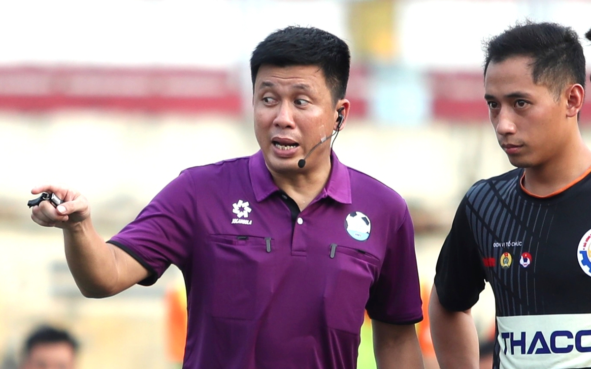 Trọng tài V-League 'thét ra lửa' ở chung kết vòng loại Giải công nhân, viên chức Việt Nam 2025