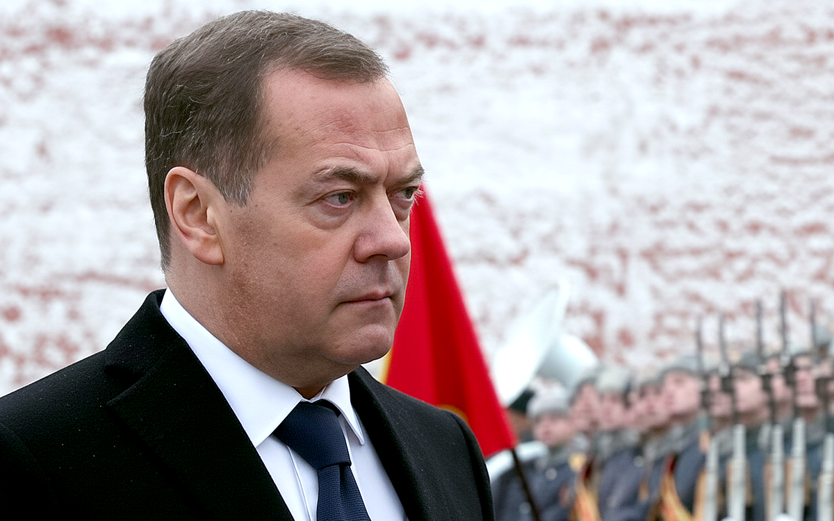 Ông Medvedev: Loạt sự cố drone là 'lời cảnh tỉnh' cho châu Âu về mối nguy chiến tranh