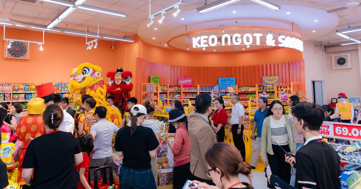 Nhà bán lẻ hưởng lợi từ sức cầu nội địa và chính sách kích cầu