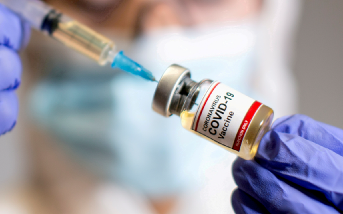 Rusko cepivo proti COVID-19 obeta, medtem ko se pojavljajo vprašanja o povezavi s tumorji in Daily Mail popravlja članek o tveganju raka