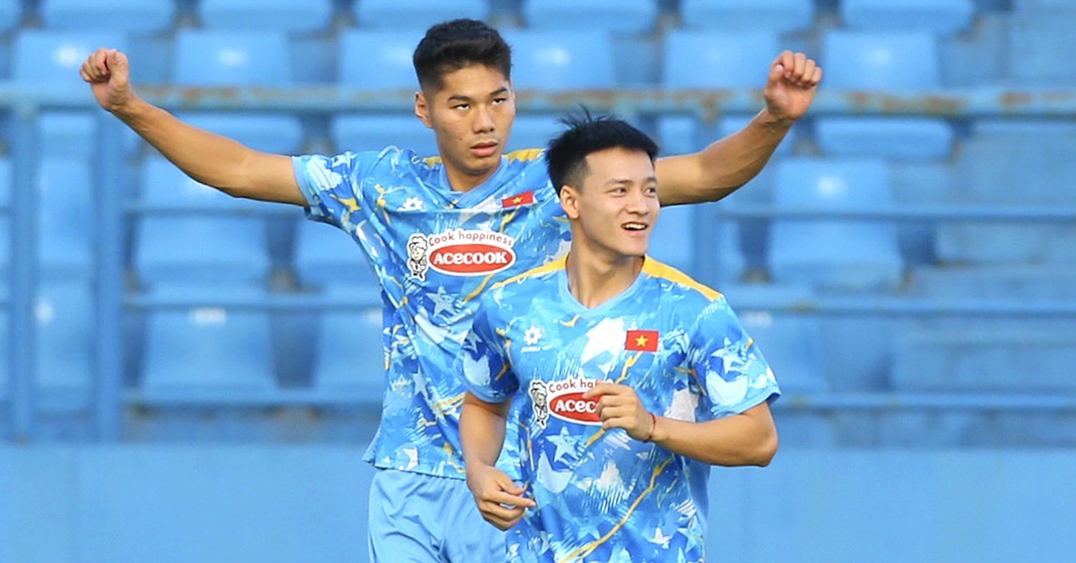 Ông Kim Sang Sik và cơ hội làm mới đội hình