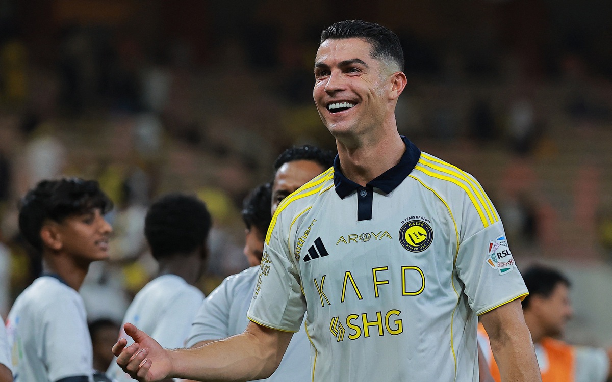 Cristiano Ronaldo trở thành cầu thủ đầu tiên sở hữu tài sản tỷ đô