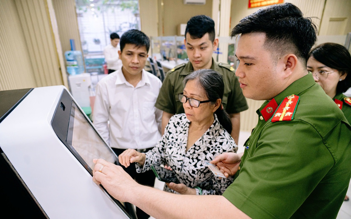 Công an TP.HCM ra mắt bộ phận một cửa tại công an cấp xã